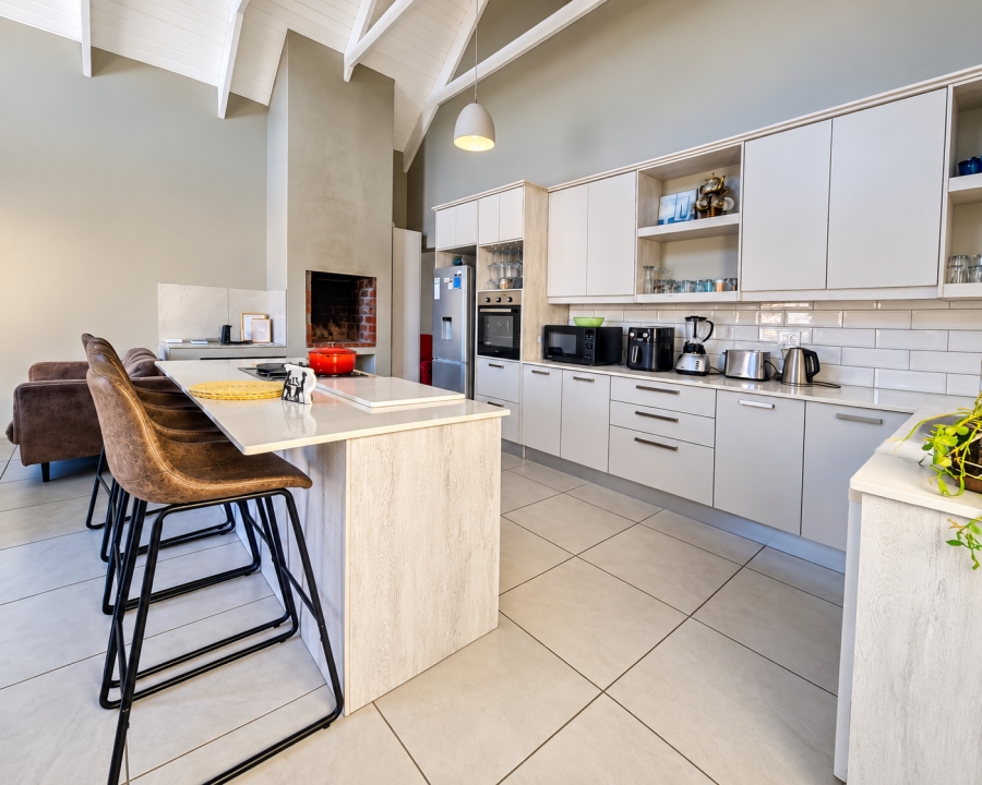 3 Bedroom Property for Sale in Brittania Beach Estate Western Cape